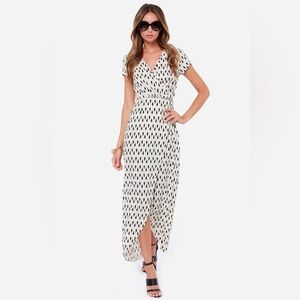 Lulus Dress Womens Small Cream Black Shapes Travel Wrap Dress